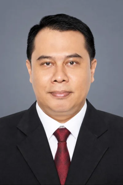 Assoc. Prof. Dr. Ir. John Friadi, S.Kom., M.Si., M.Ti-v1